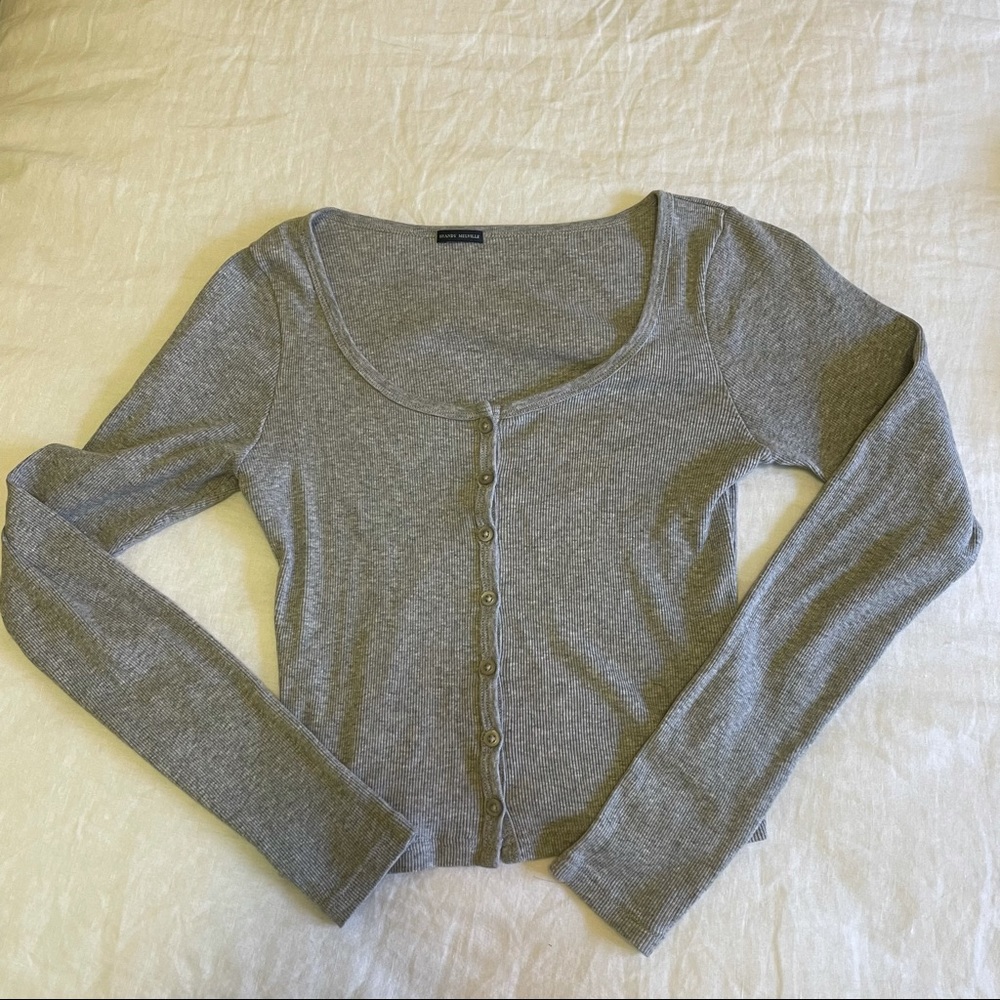 BRANDY MELVILLE LONG SLEEVE GRAY RIBBED CROPTOP